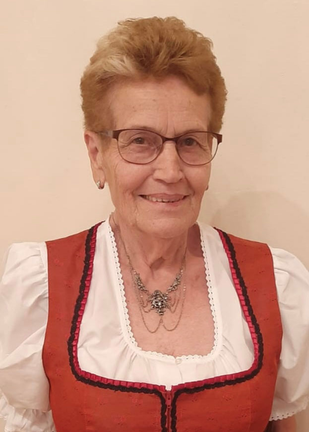 Elfriede Bauer (82)