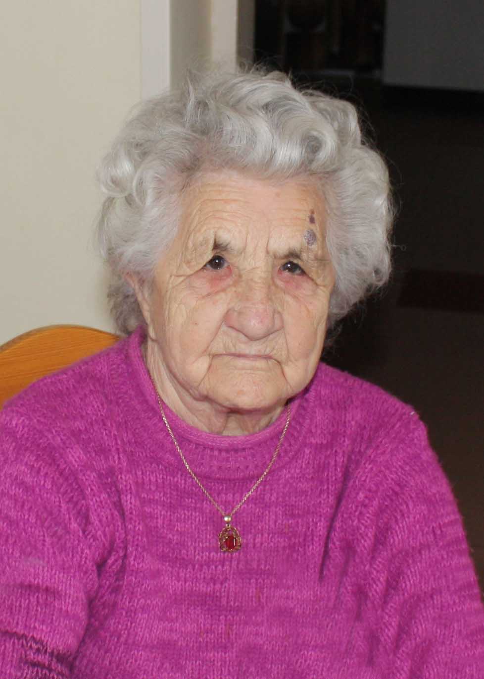 Anna Dutter (92)