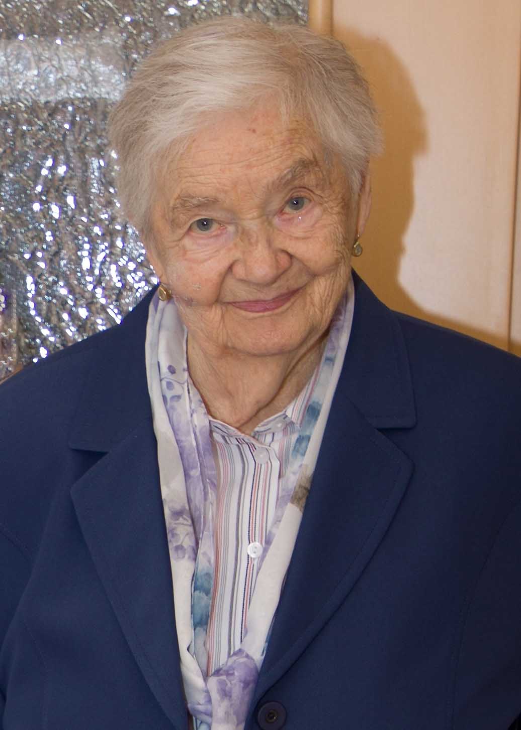 Wilhelmine Sanz (92)